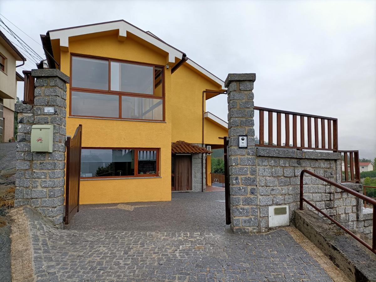 Casa Amarela Da Canicada Vieira do Minho Bagian luar foto
