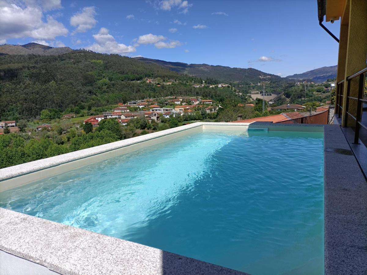 Casa Amarela Da Canicada Vieira do Minho Bagian luar foto
