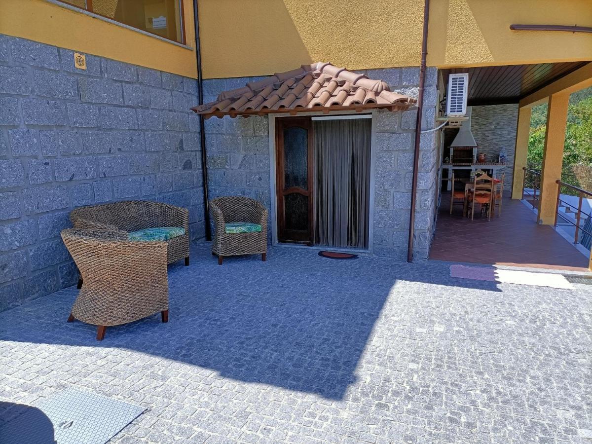 Casa Amarela Da Canicada Vieira do Minho Bagian luar foto