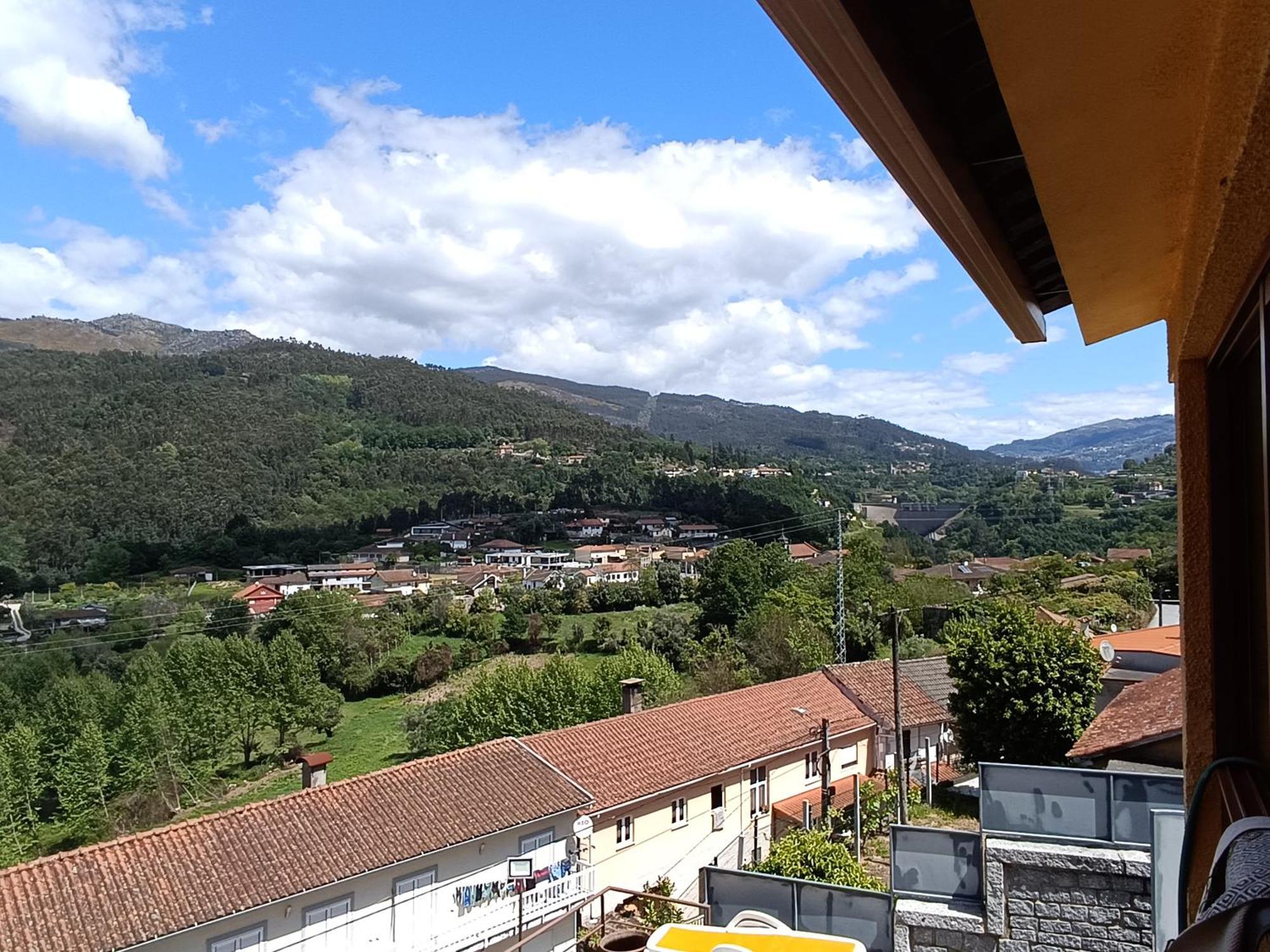 Casa Amarela Da Canicada Vieira do Minho Bagian luar foto