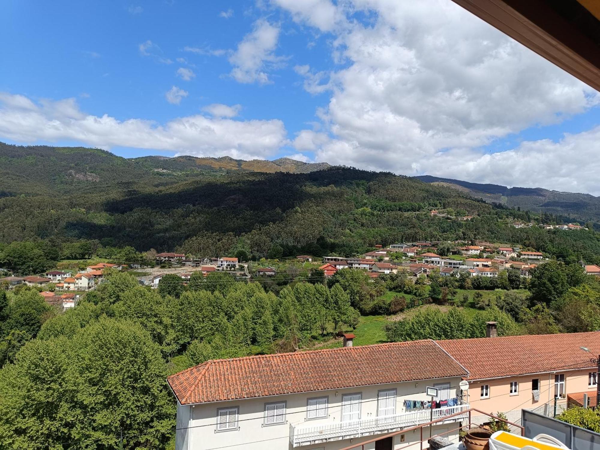 Casa Amarela Da Canicada Vieira do Minho Bagian luar foto